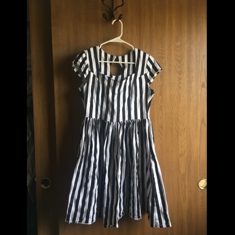 Retro Black & White striped Modcloth dress